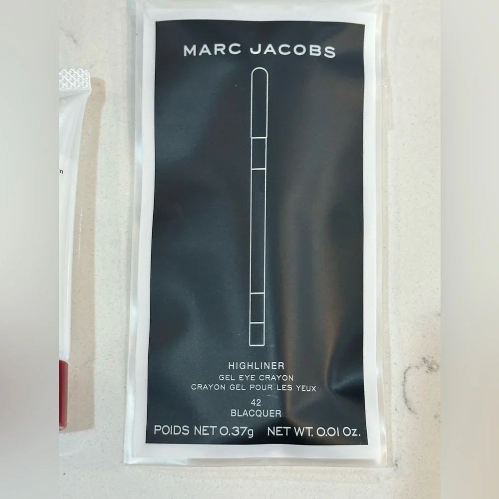 Shiseido Cleanser & Marc Jacob Eyeliner Mini set
